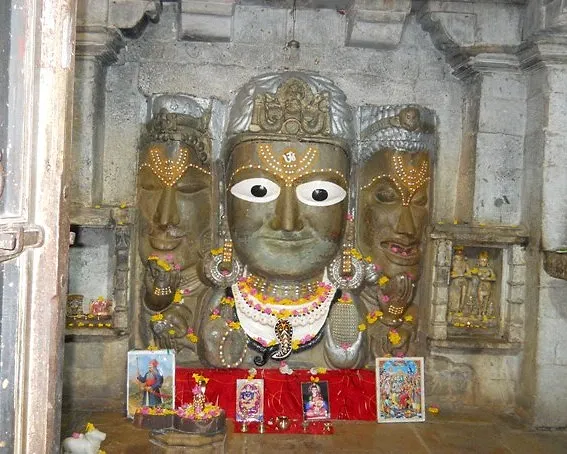 विजय स्तम्भ | गोमुख कुण्ड | समाधीश्वर मंदिर- चित्तौड़गढ़