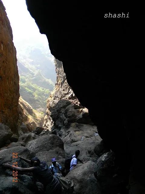 Trek from Samrad -Sandhan valley-Karoli Ghat-Ratangad-Ratanwadi
