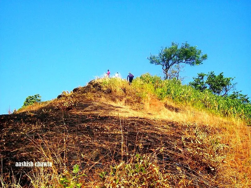 Tak Mak Fort Trek