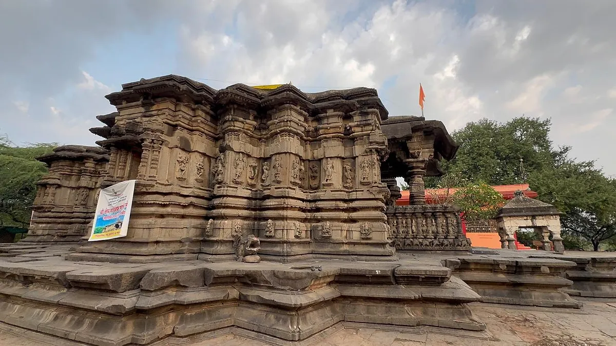 मानकेश्वर शिव मंदिर