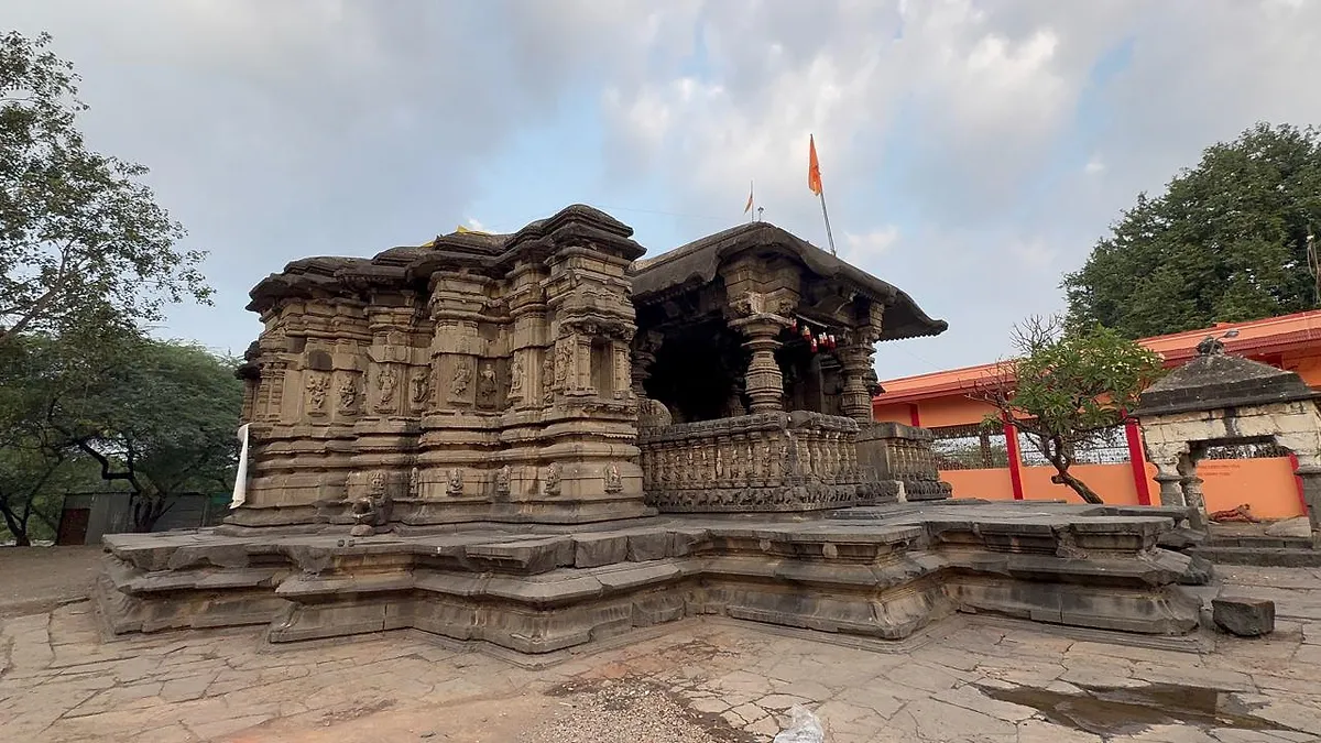 Discovering Hidden Gems: The Mankeshwar Shiva Temple (Maharashtra)