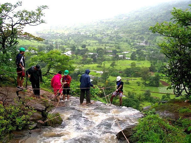 5 Minutes of Thrill: Waterfall Rappelling