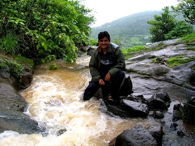 5 Minutes of Thrill: Waterfall Rappelling